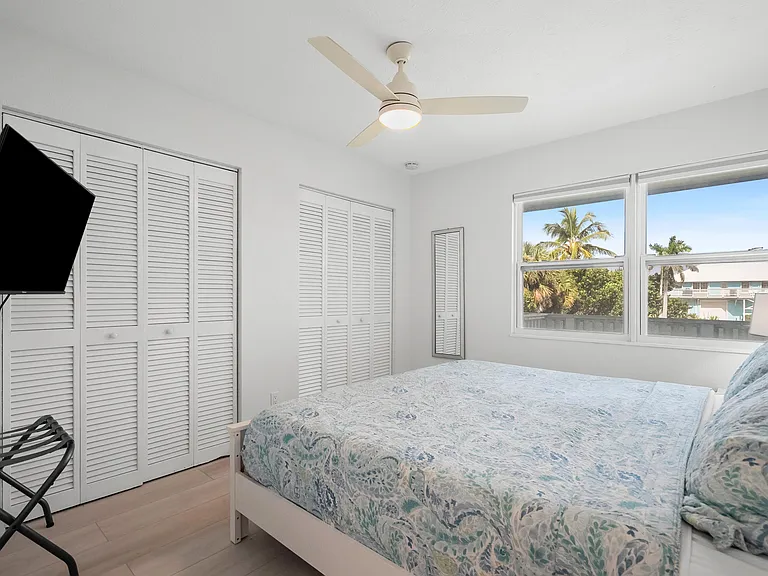 336 Hernando St #D — Photo 9