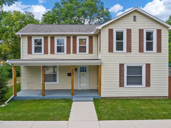307 Richard St, Henry, IL 61537