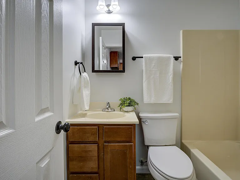 808 Carolina Dr #201 — Photo 10