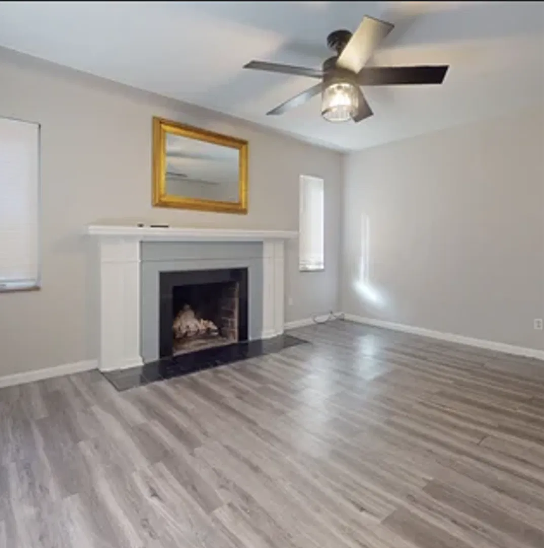 Beautifully, Remodeled Pontiac 4-Bedroom Home — Photo 2