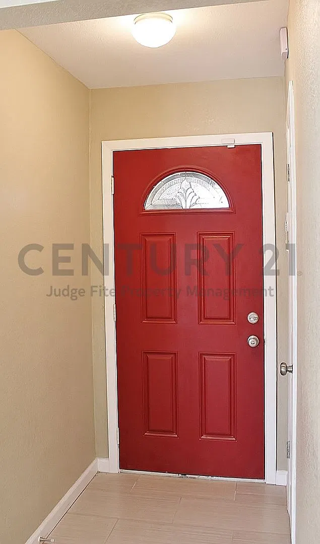 Lovely 3/2/2 in Duncanville For Rent! — Photo 2