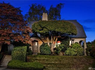 2418 W Viewmont Way W, Seattle, WA 98199