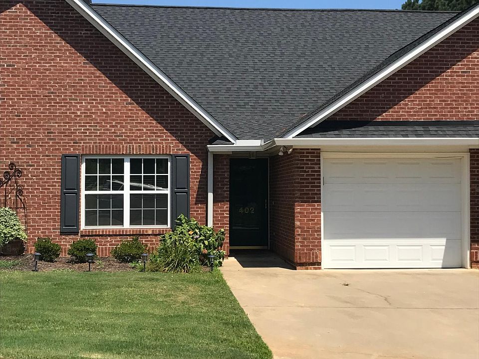 1st image of 402 Hunting Creek Dr