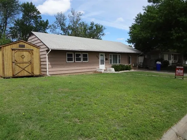 906 S Garfield St, Junction City, KS 66441