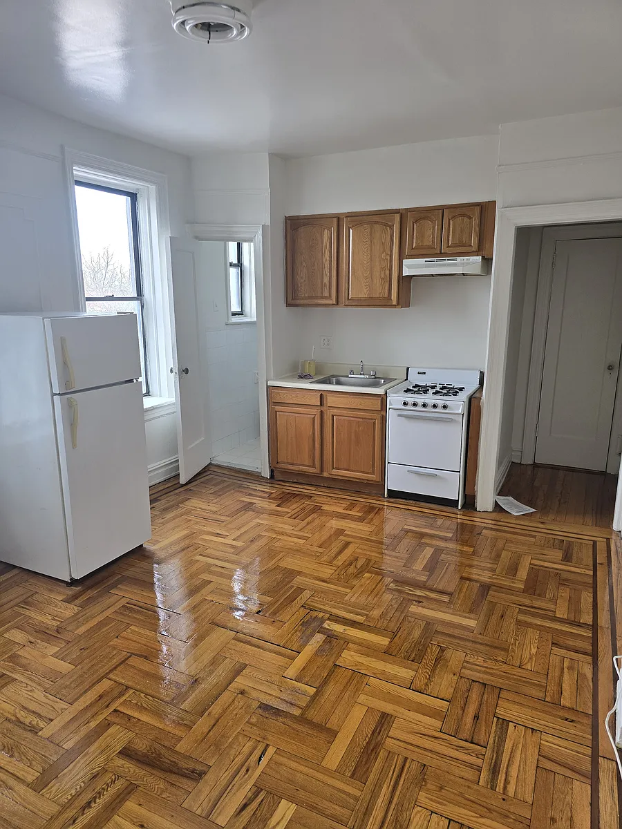 Building Photo - 438 52nd St #D7