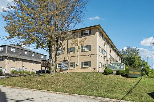 Mission Manor Apartments Photo 1