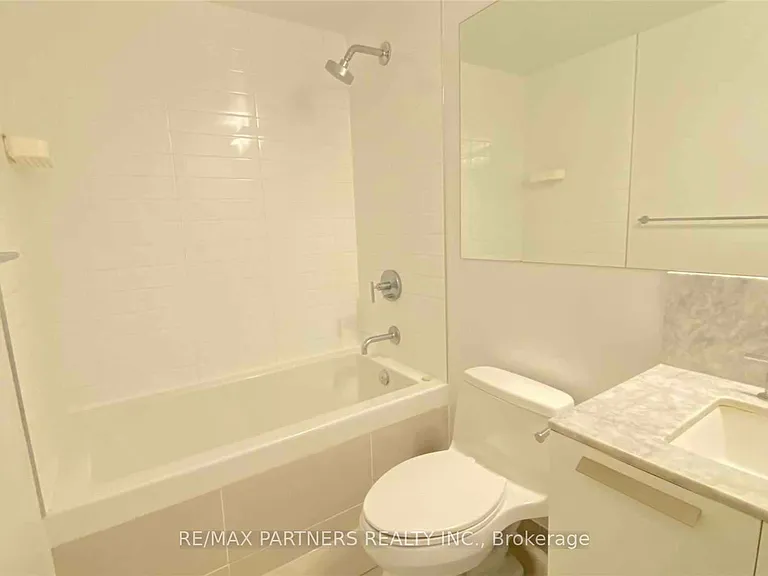 42 Charles St E #2608 — Photo 6