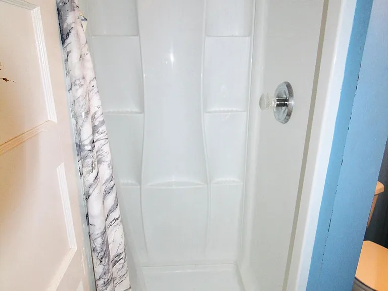 72 Lakeview Dr #6 — Photo 11