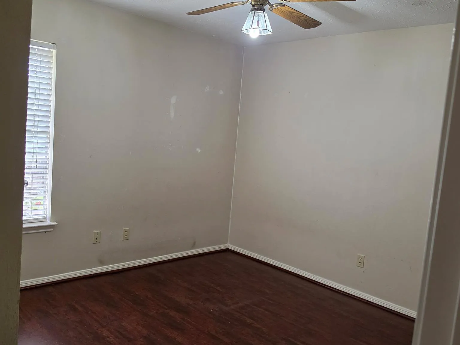 4 bed, 2.0 bath, 1904 sqft, $2,400 — Photo 4