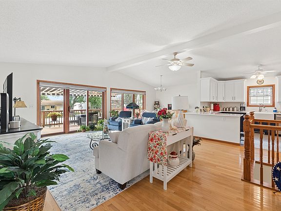 4th image of 39 Lido Rd