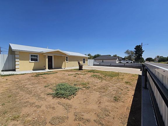 2nd image of 400 NE 5th St