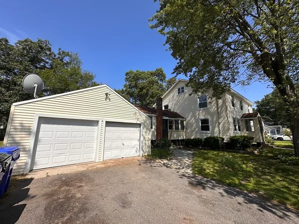 250 Gresham St, Springfield, MA 01119