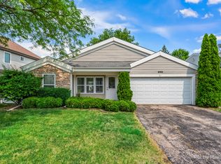 4989 Chambers Dr, Hoffman Estates, IL 60010