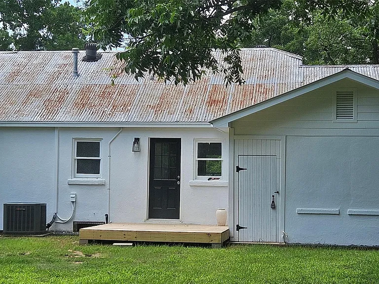 505 Colorado St — Photo 17