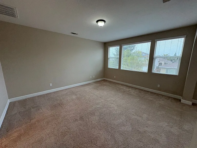 3116 W Buena Vista Ave — Photo 30