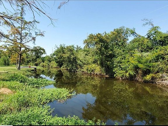 3rd image of Timberlawn Dr