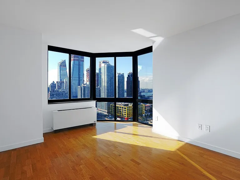 420 W 42nd St #25F — Photo 6