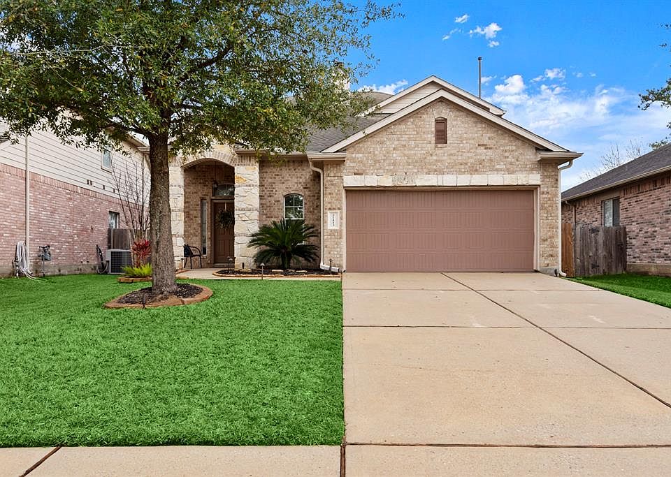 1st image of 21453 Naples Hollow Ln