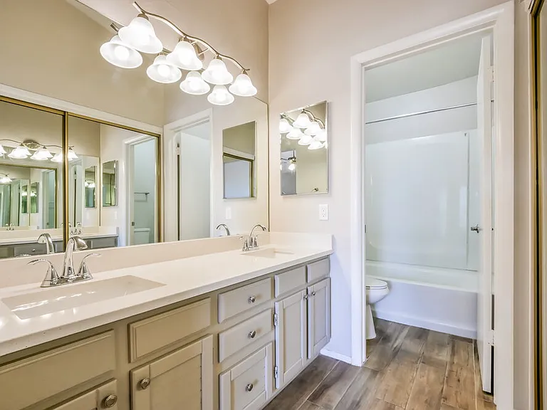 1338 N Brittany Ln — Photo 11