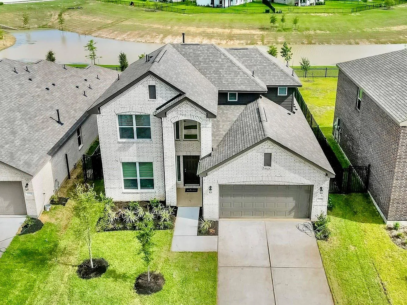 4 bed, 3.0 bath, 2201 sqft, $2,790 — Photo 1