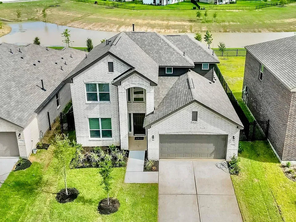 27231 Blue Pool Dr