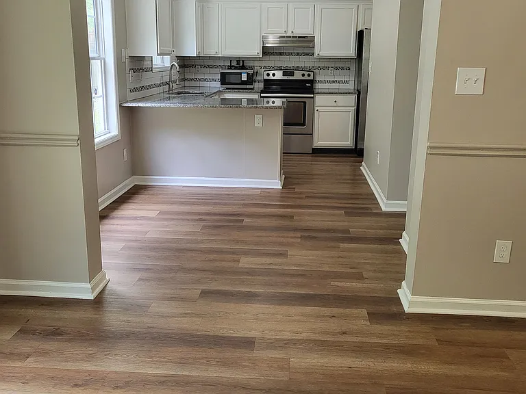 5645 Lighthall Ln — Photo 7
