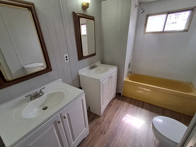 2303 S Greeley Hwy — Photo 8