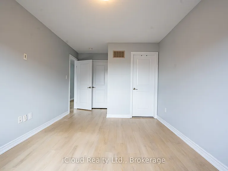 113 Echovalley Dr — Photo 8