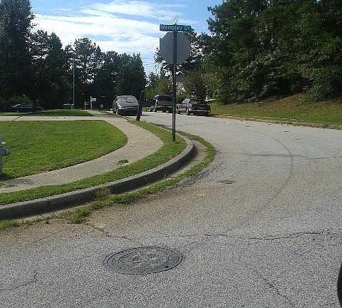 4th image of 1555 Wembley Dr