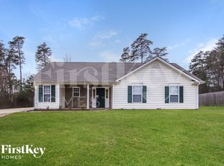 2815 Leo Dr, Greensboro, NC 27405
