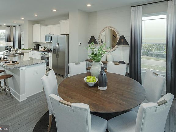 4th image of 1801 Betterton Rd