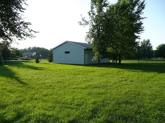 Detached Garage / Workshop
