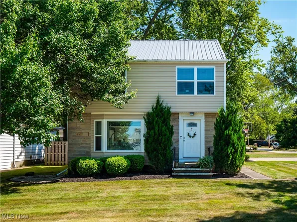 32449 Lake Rd, Avon Lake, OH 44012