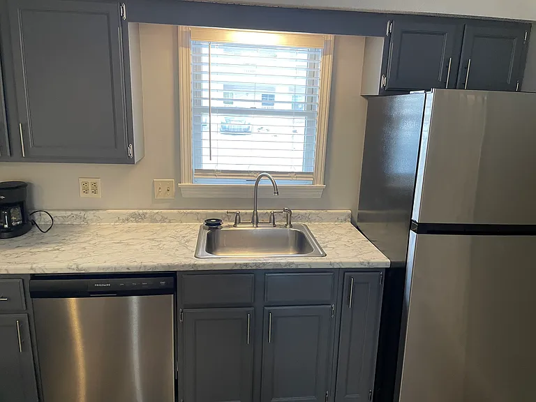844 State St #36 — Photo 4