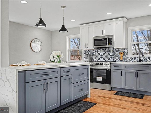 5th image of 8506 Fieldway Dr