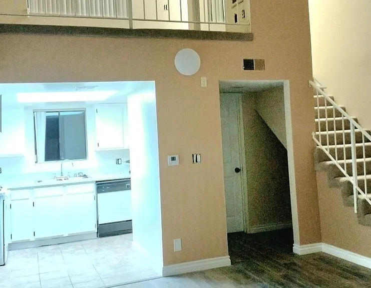 Ally's Flower Apartments LLC — Photo 17