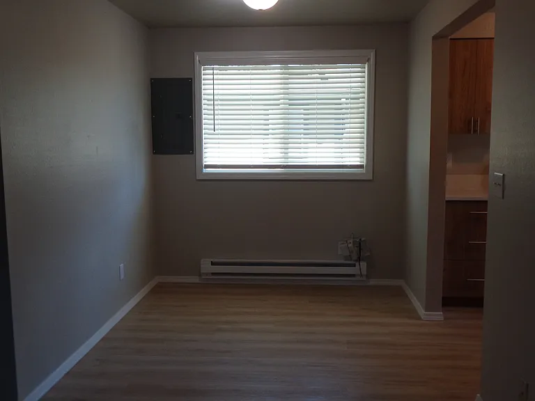 6321 Broadway #UPPER — Photo 4