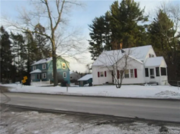 611 School St, Putnam, CT 06260