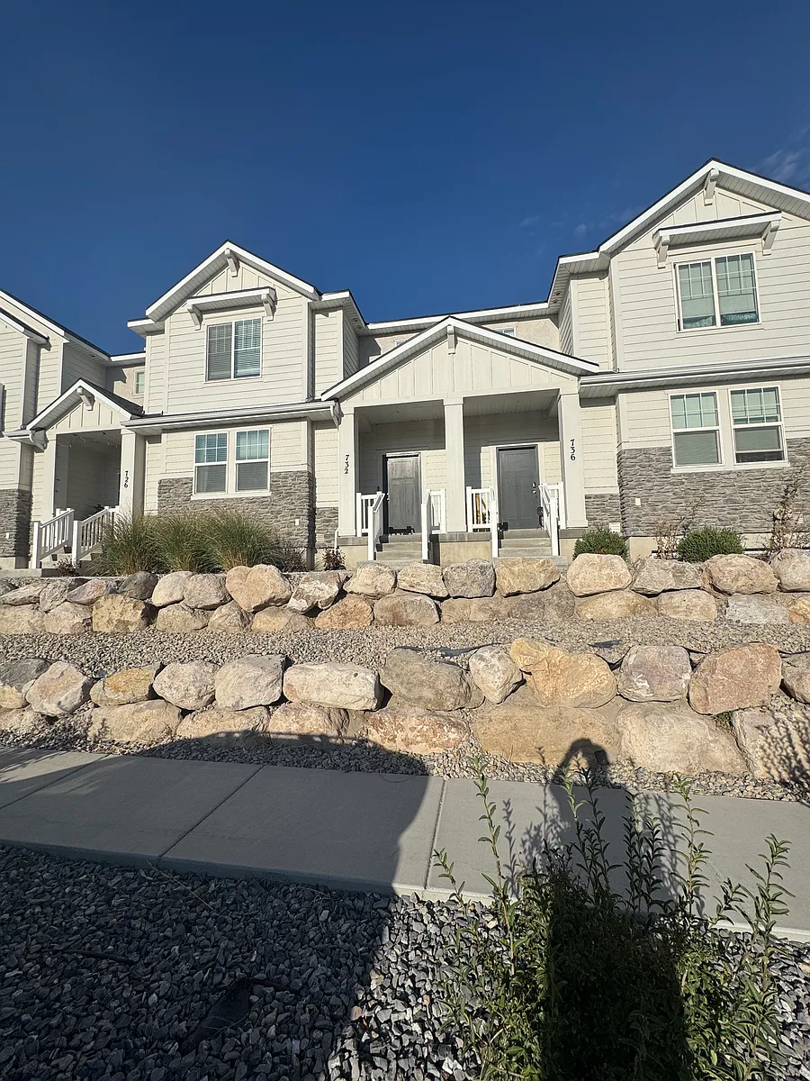 Photo 1 of 11 - 732 N 3940 W - Lehi, UT Primary Photo - 732 N 3940 W