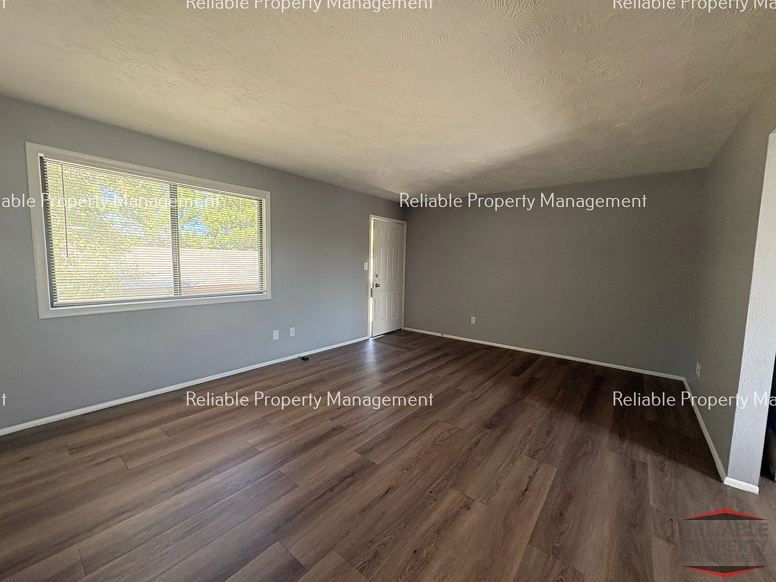 2 bed, 825 sqft, $1,050 — Photo 4