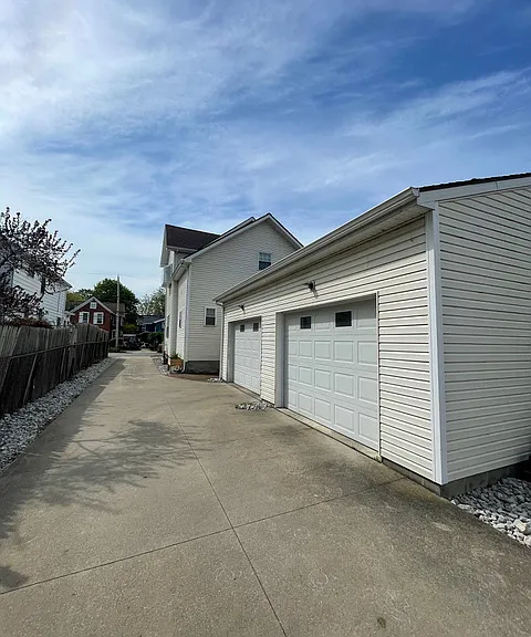 548 W 5th St #2 — Photo 3