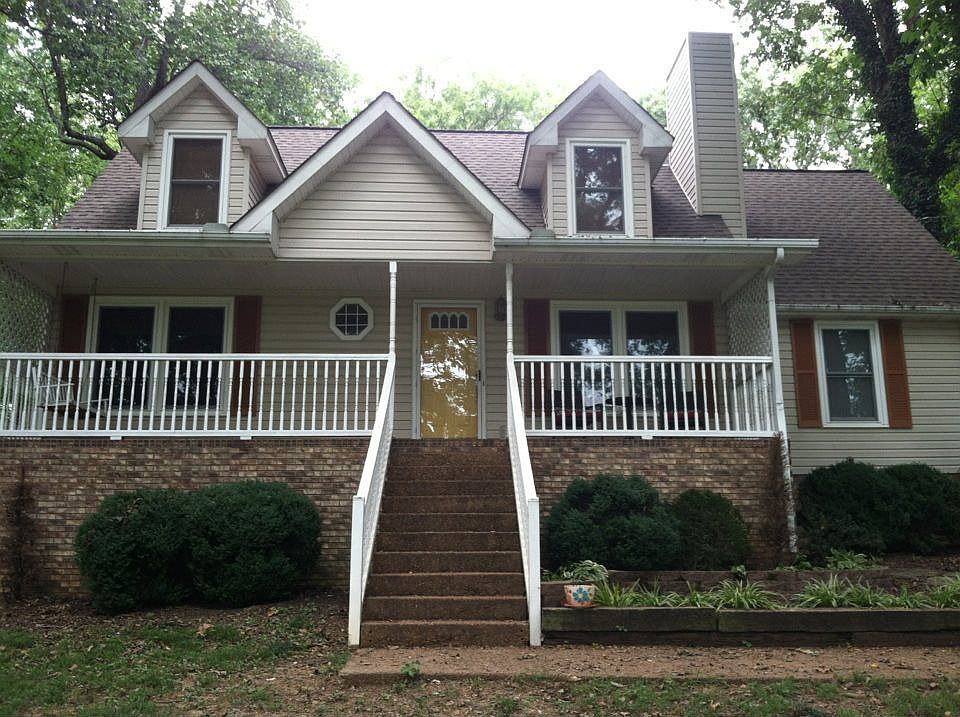 1st image of 204 Derby Ct