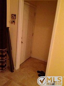 4th image of 706 Towne House Ln