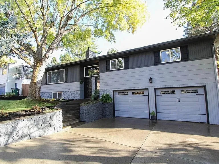 6716 Amber Ave — Photo 1
