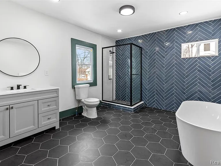 4767 Sturtevant St — Photo 18