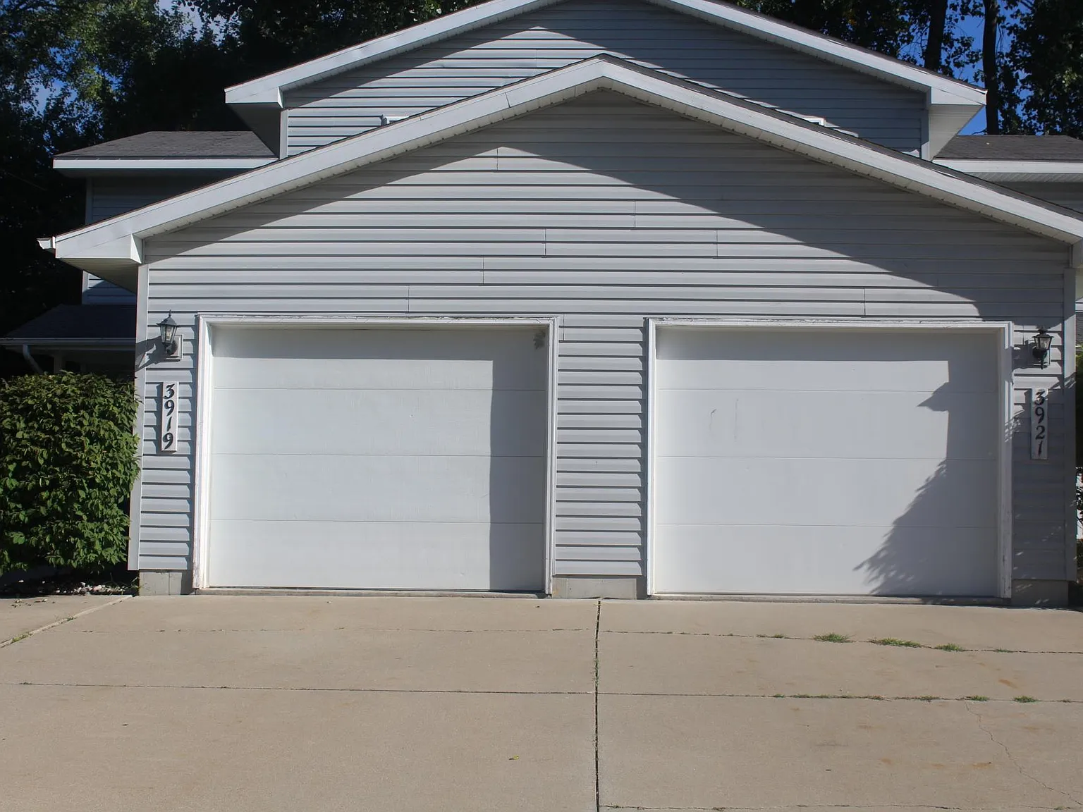 3 bed, 1.5 bath, 1365 sqft, $1,250 — Photo 1