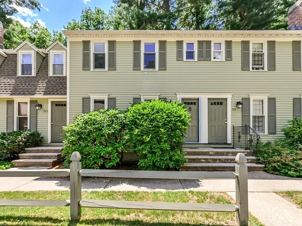 520 Wellman Ave #520, North Chelmsford, MA 01863