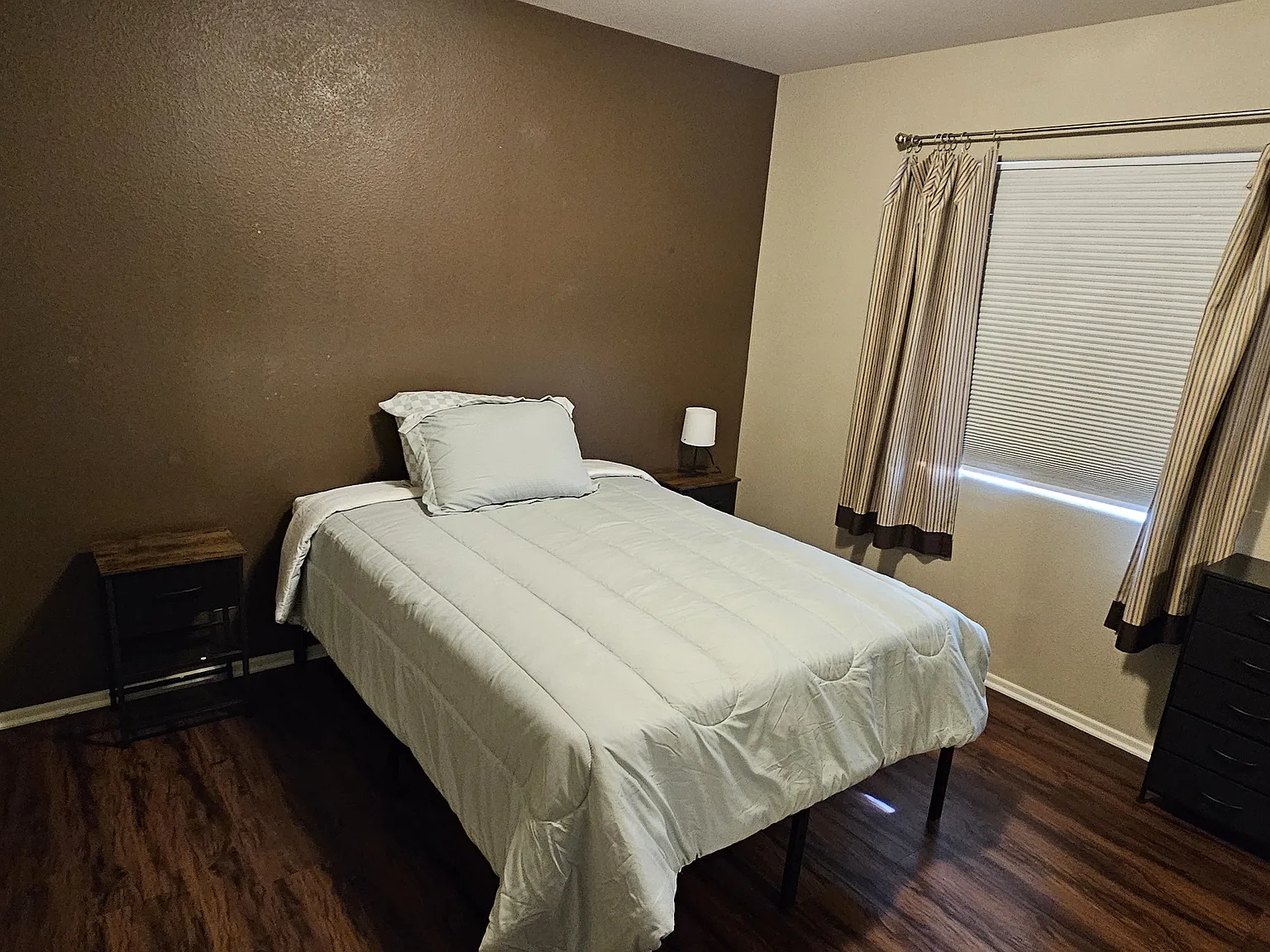 3 bed, 2.5 bath, 1812 sqft, $2,500 — Photo 2