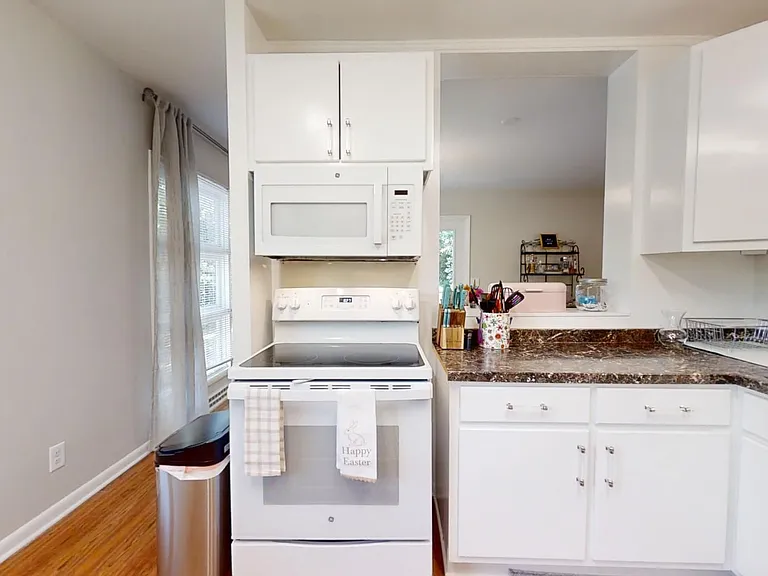 560 Sherwood Dr — Photo 14