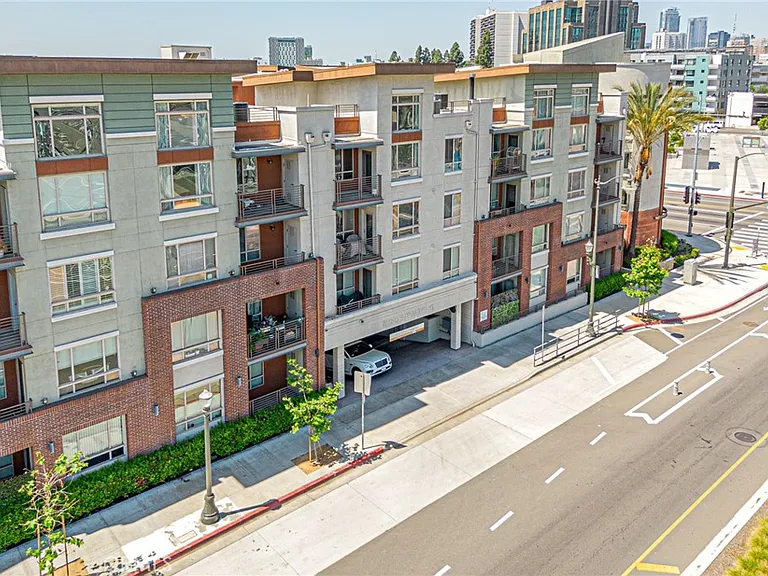 100 S Alameda #348 — Photo 46